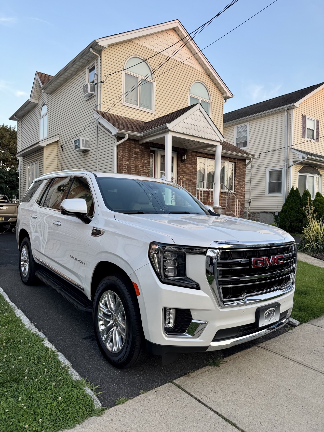 White GMC Yukon SLT after detailing